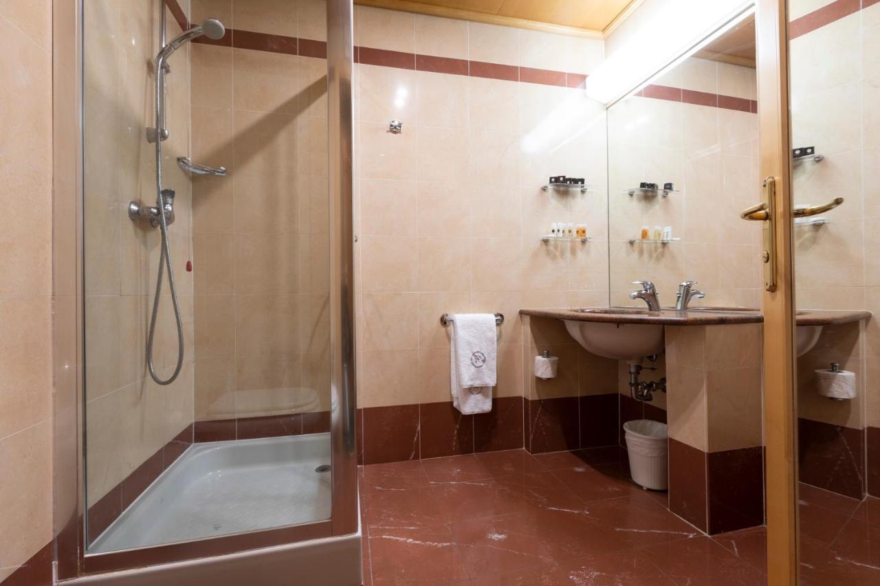 Classic Double or Twin Room,1187618308:JPEG