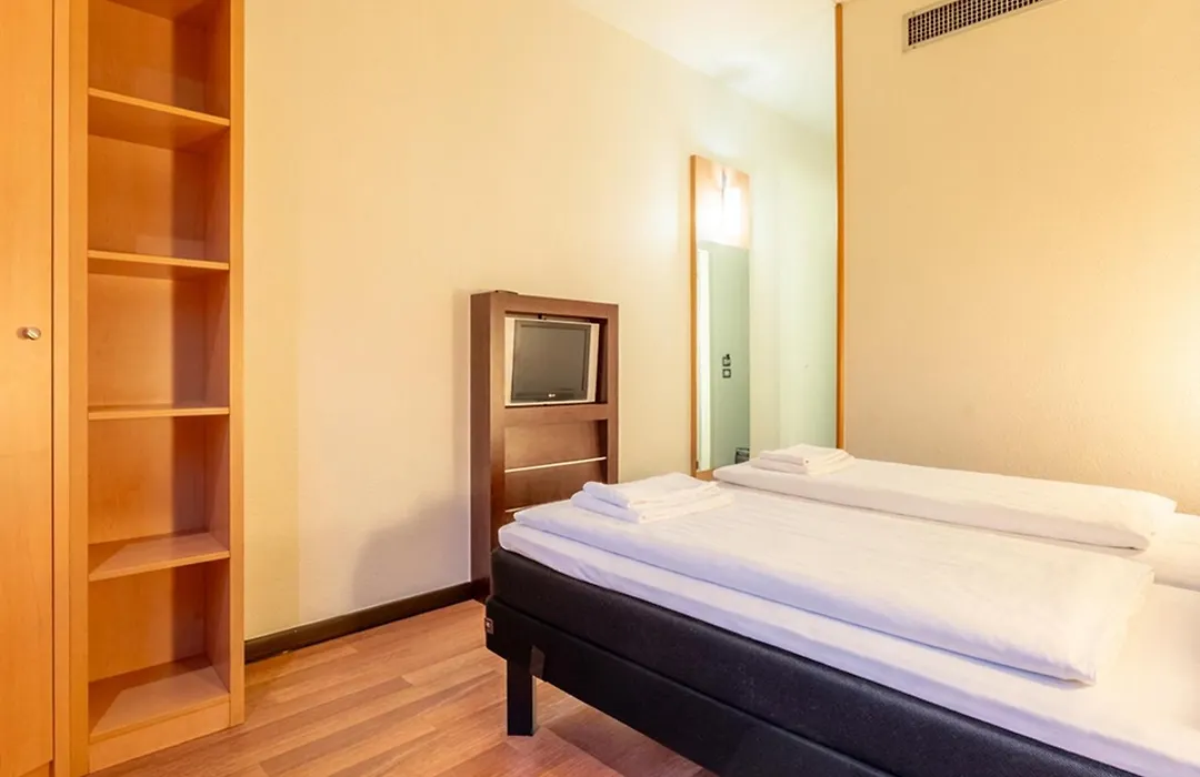 Hotel Ibis Milano Ca' Granda-1