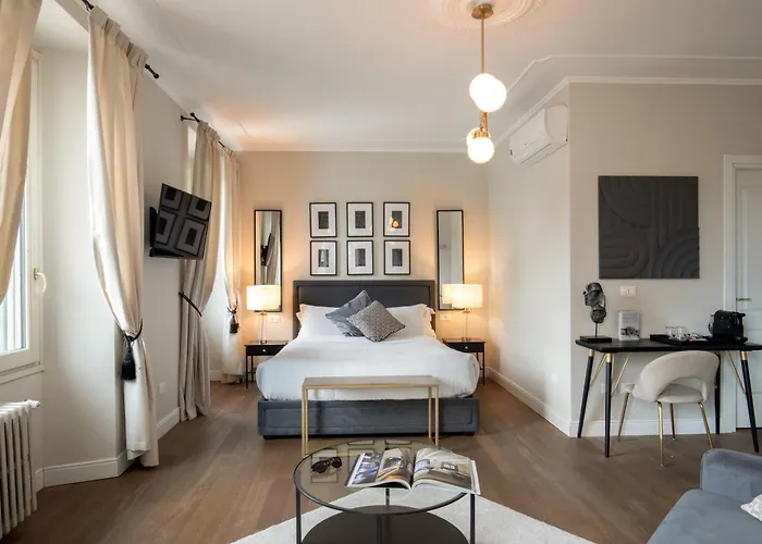 Guest house: Daplace - Corso Monforte Suites